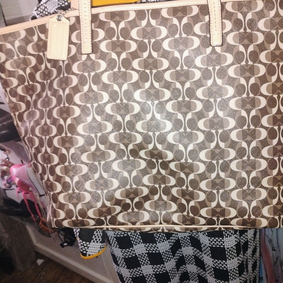 Coach Park Metro Brown and Tan Dream Signature tote EUC - Picture 4 of 8